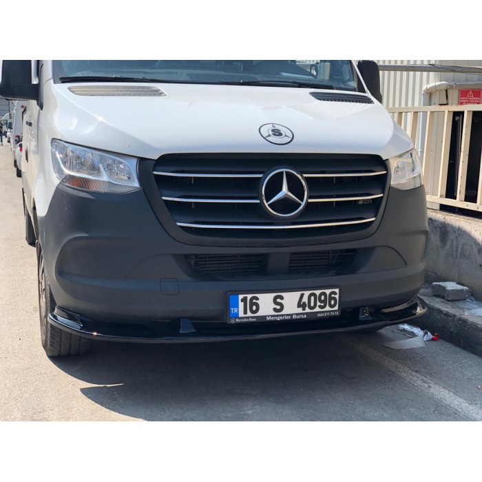 Нижня накладка на передній бампер (під фарбування) для Mercedes Sprinter W907/W910 2018- рр