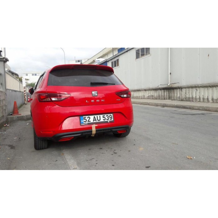 Накладка на задній бампер (під фарбування) для Seat Leon 2013-2020 рр