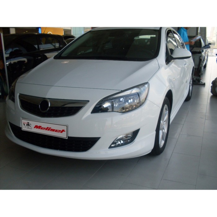 Передня нижня накладка 2010-2012 (під фарбування) для Opel Astra J рр