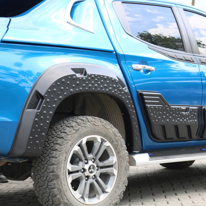 Розширювачі колісних арок V2 (2019-2025, EuroCap) для Mitsubishi L200 рр