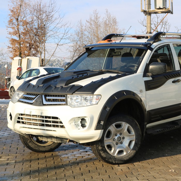 Накладка на капот V4 (ABS) для Mitsubishi L200 2006-2015 рр