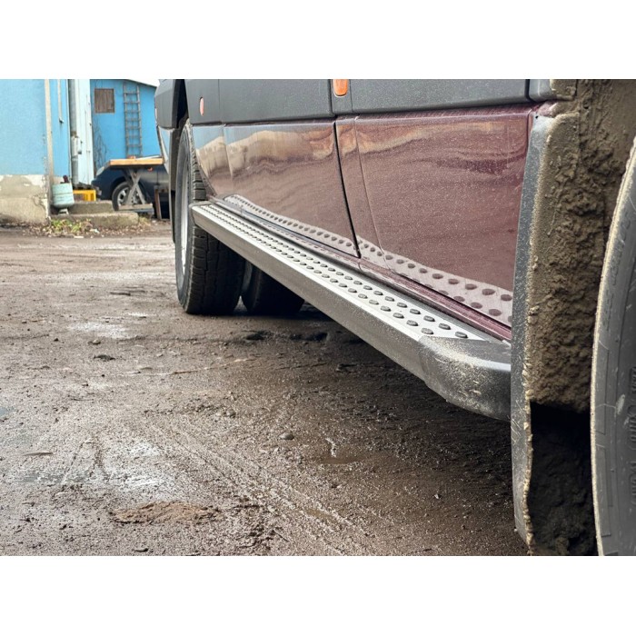 Бокові пороги DOT-Line (2 шт., Алюм.) Середня база для Mercedes Sprinter W906 2006-2018 рр