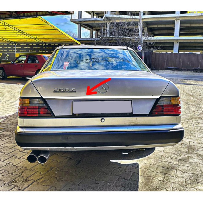 Накладка на край багажника (нерж) для Mercedes E-сlass W124 1984-1997 рр