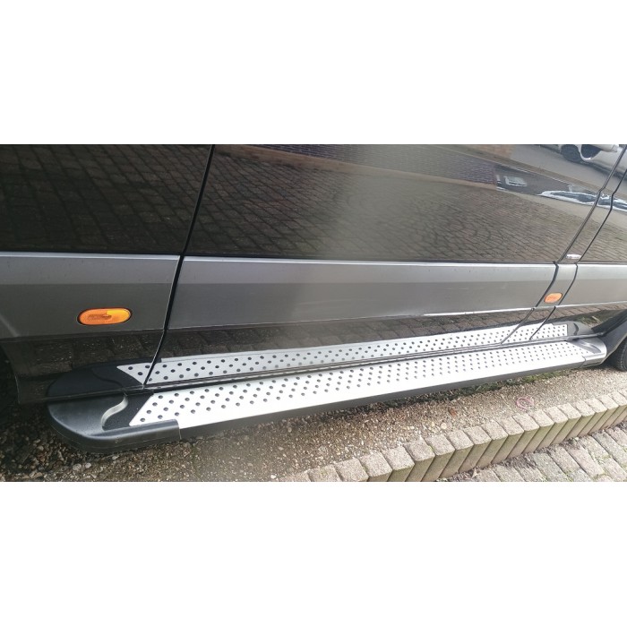 Боковые пороги Allmond Grey (2 шт., алюм.) Long/ExtraLong для Mercedes Sprinter W906 2006-2018 гг