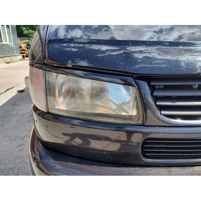 Вії Прямий капот (2 шт) Чорний мат для Volkswagen T4 Transporter