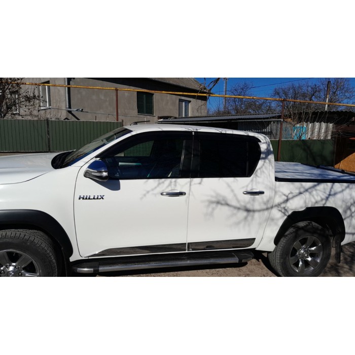 Вітровики (4 шт, HIC) для Toyota Hilux 2015- рр