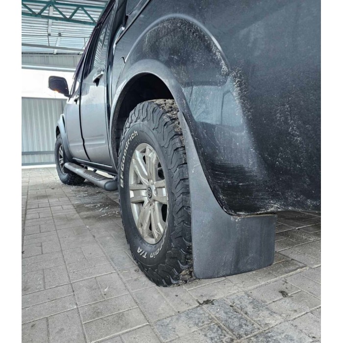 Задні бризковики (2 шт.) для Nissan Navara 2006-2015 рр