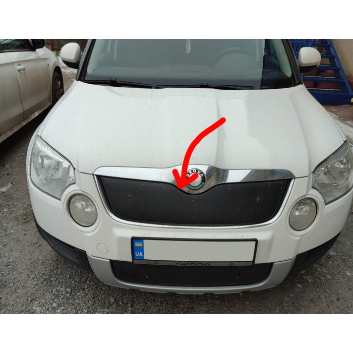 Зимова накладка на решітку (верхня, 2009-2013) Глянцева для Skoda Yeti рр