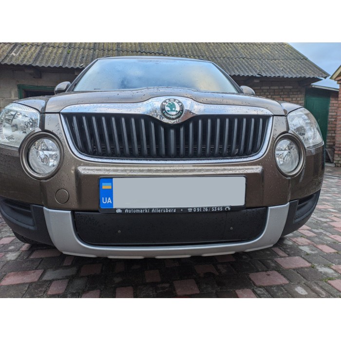 Зимова накладка на решітку (нижня, 2009-2013) Глянцева для Skoda Yeti рр