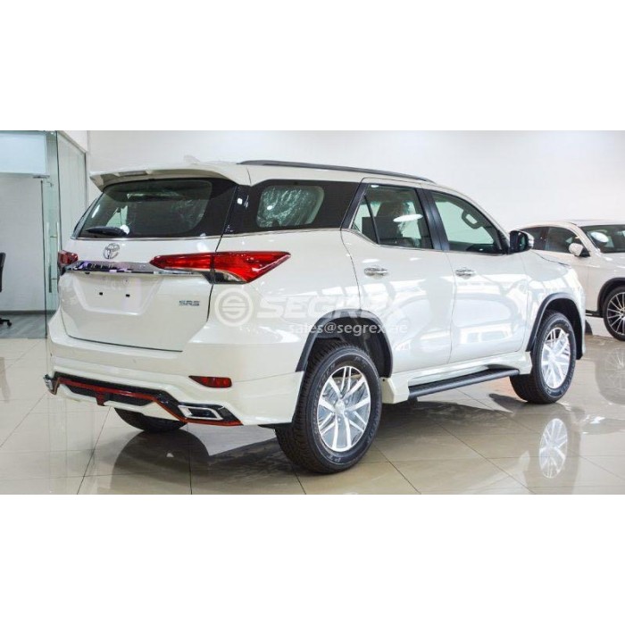 Комплект обвісів Lexus-TRD V2 для Toyota Fortuner 2015- рр