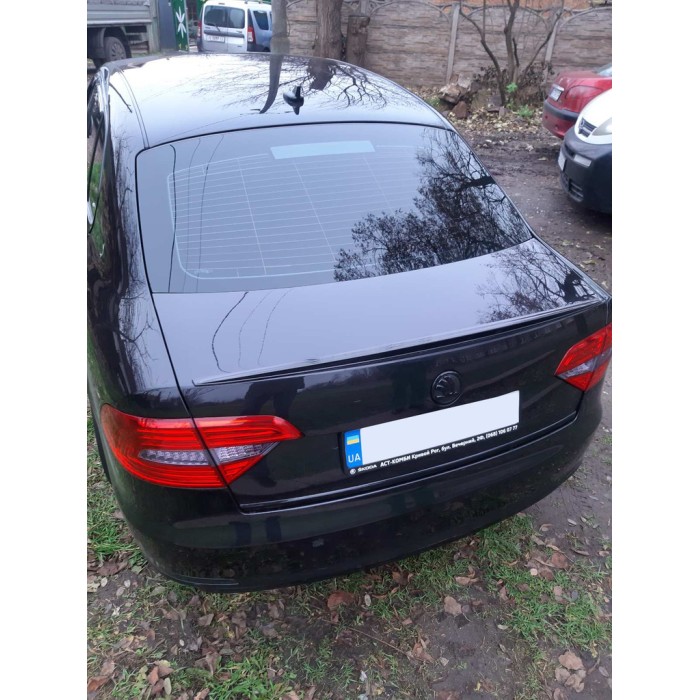 Спойлер LIP (Sunplex, черный) (115,8см*6,3см) для Skoda Superb 2009-2015 гг