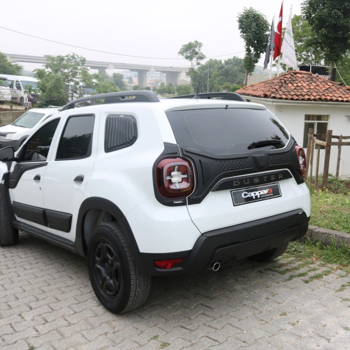 Пластиковая накладка на крышку багажника (3 детали) для Dacia Duster 2018-2024 гг