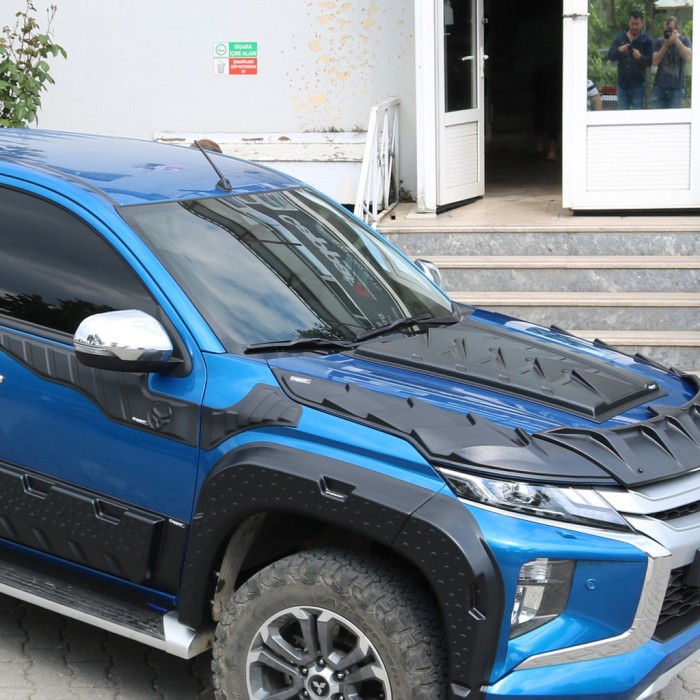 Накладка на капот (ABS) для Mitsubishi L200 2015-2025 гг