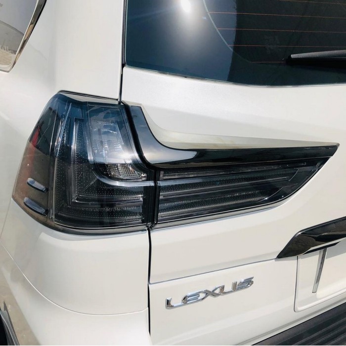 Задня оптика 2016-2025 (Superior Black, 2 шт) для Lexus LX570/450d