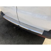 Накладка на задний бампер с загибом (Carmos V1, сталь) для Volkswagen T5 Caravelle 2004-2010 гг