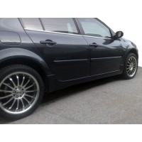 Бокові пороги (під фарбування) для Renault Megane II 2004-2009 рр