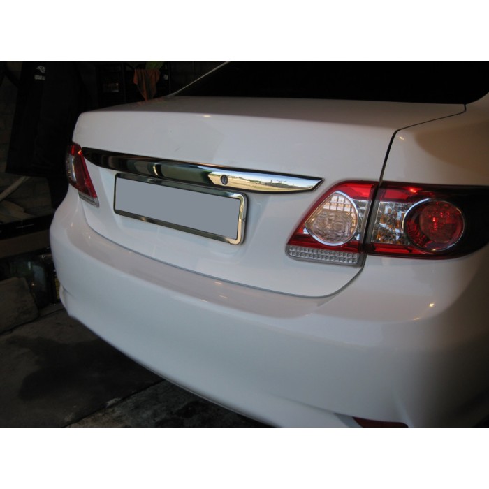 Накладка над номером 2010-2013 (нерж) для Toyota Corolla рр